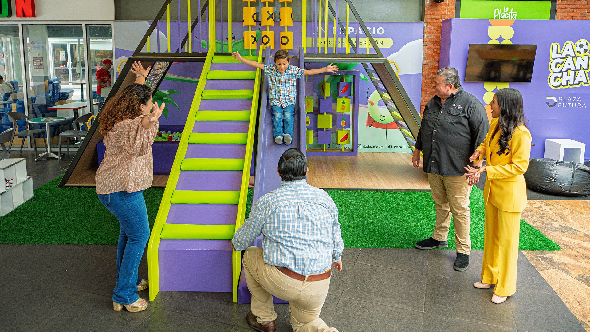 plaza-futura-family-friendly-2
